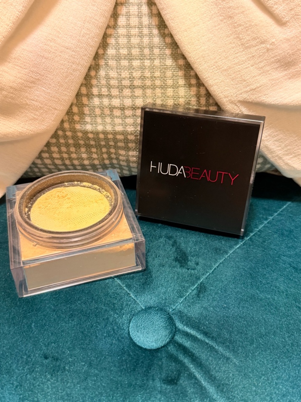 HUDA BEAUTY Banana Bread Setting Powder -